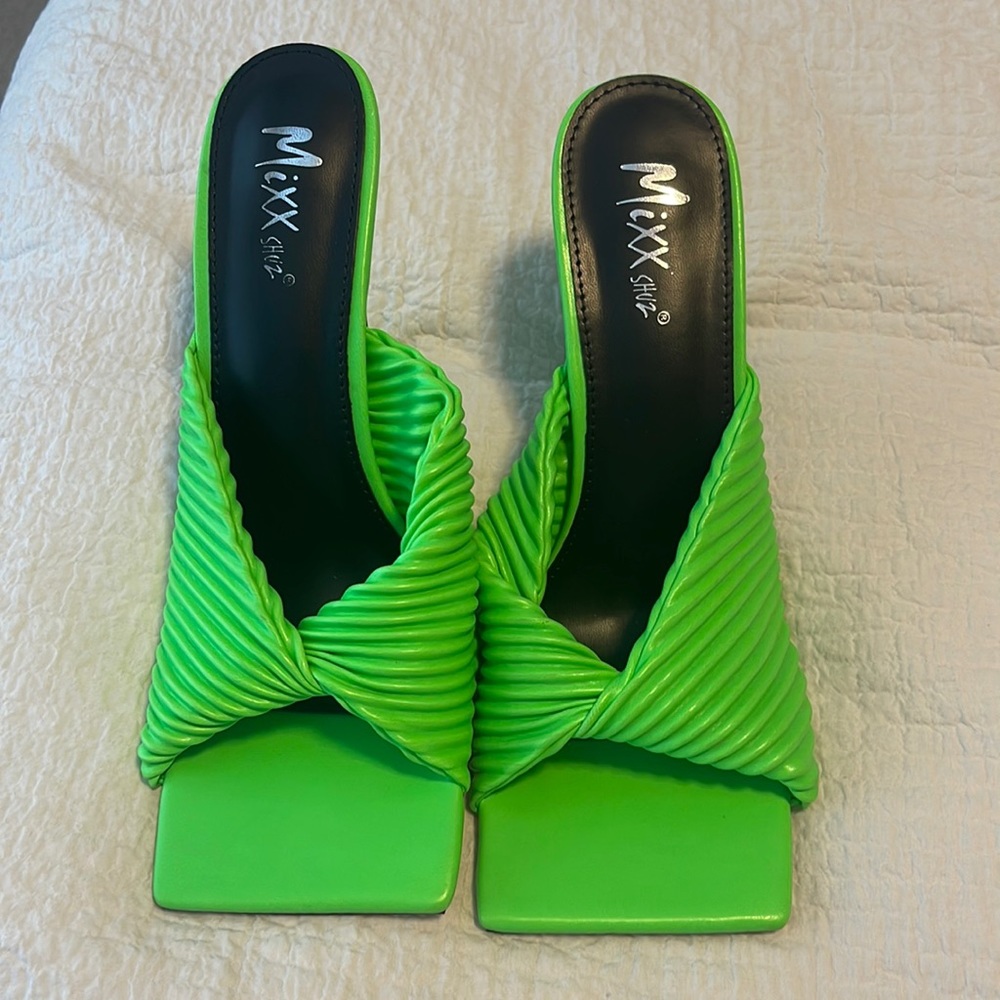 Cute lime heels